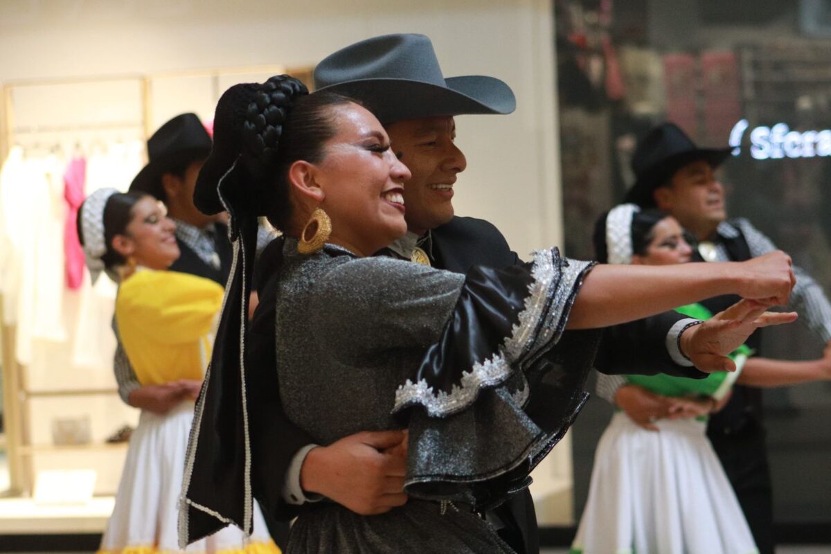 La compañía estátal de danza folklórica de Tlaxcala