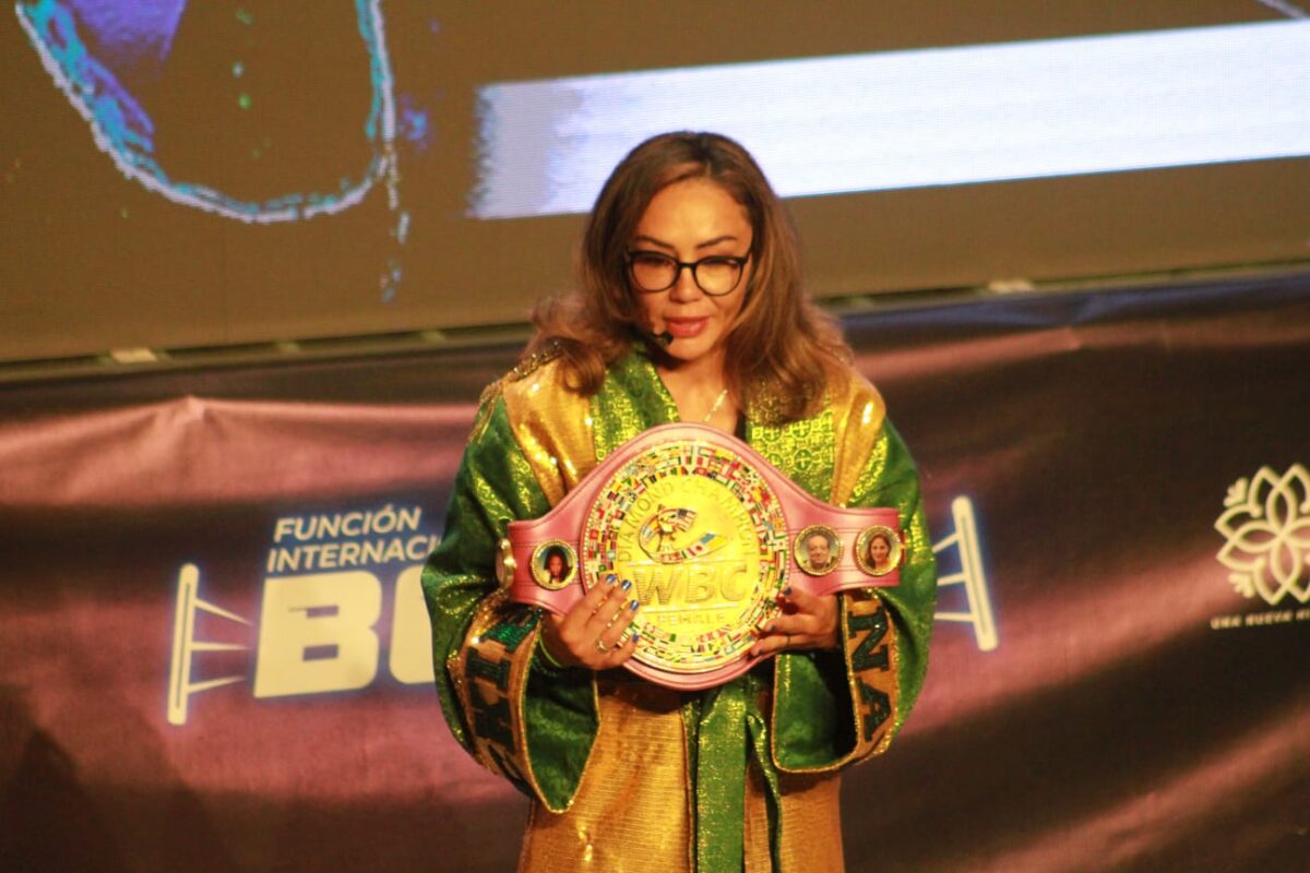 La campeona de box, Jackie Nava, ofreció esta mañana una conferencia magistral sobre El Miedo