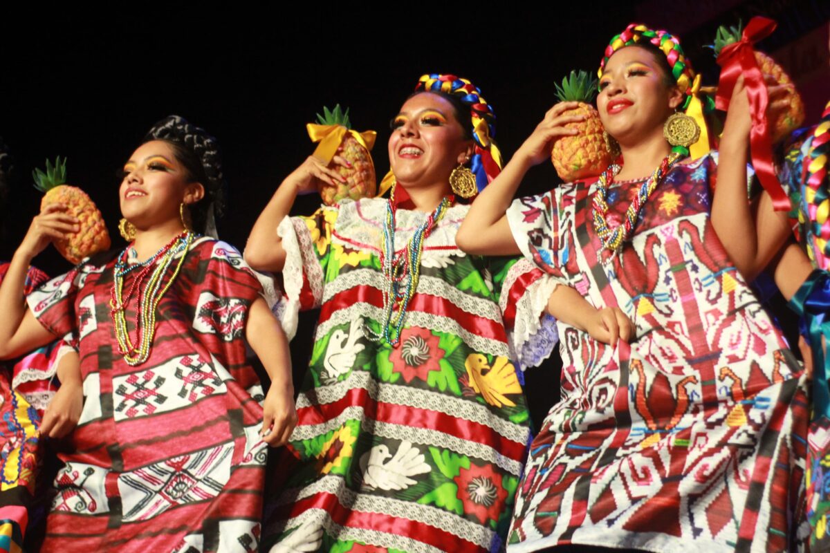 “Festival Nacional de Danza Folklórica Cacaxtla”.