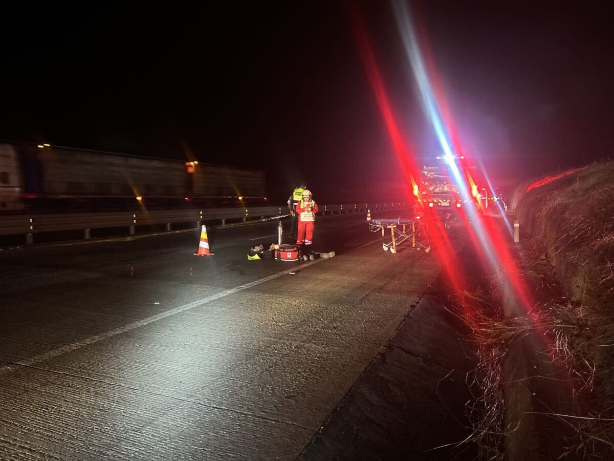 Hombre es ultimado con arma de fuego en carretera de cuota Arco Norte en Calpulalpan