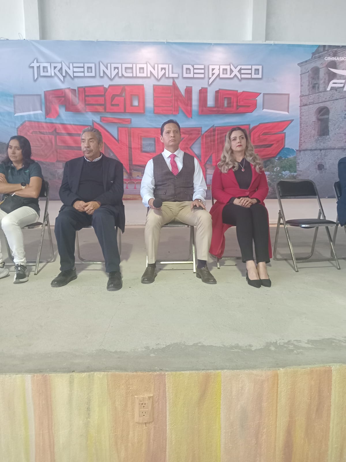 INAGURA LUIS ANTONIO HERRARA EL CAMPEONATO NACIONAL DE BOXEO