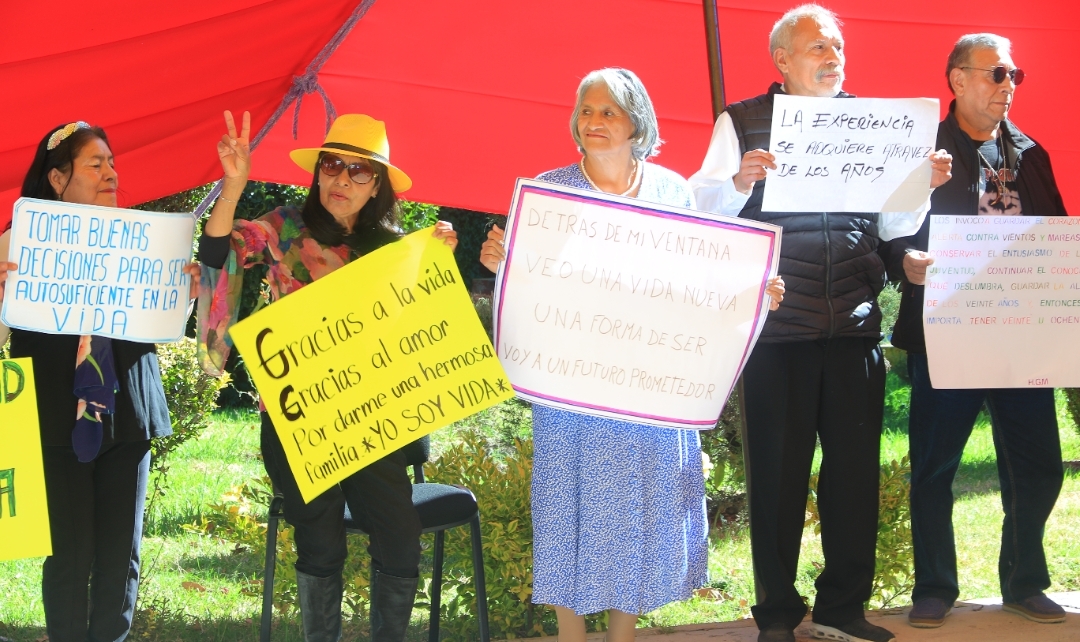 Clausura la UATx el taller “Universidad para/con personas mayores”   